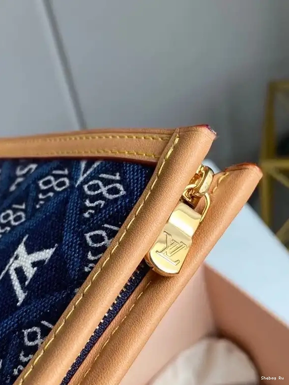 TOILETRY VUITTON POUCH SINCE LOUIS 1854 26 0521